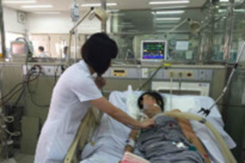 Chị Bàn nằm điều trị tại Bệnh viện Bạch Mai