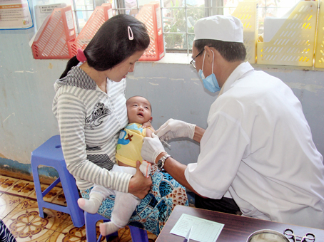Tiêm vắc xin phòng ngừa bệnh lao cho trẻ