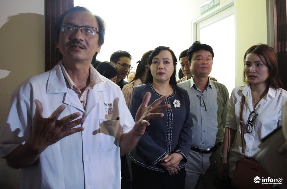Bộ trưởng Nguyễn Thị Kim Tiến kiểm tra bất ngờ phòng khám có yếu tố nước ngoài