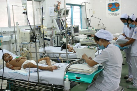 Hơn 7.000 ca sốt xuất huyết và tay chân miệng đã phải nhập viện điều trị trong 4 tháng đầu năm