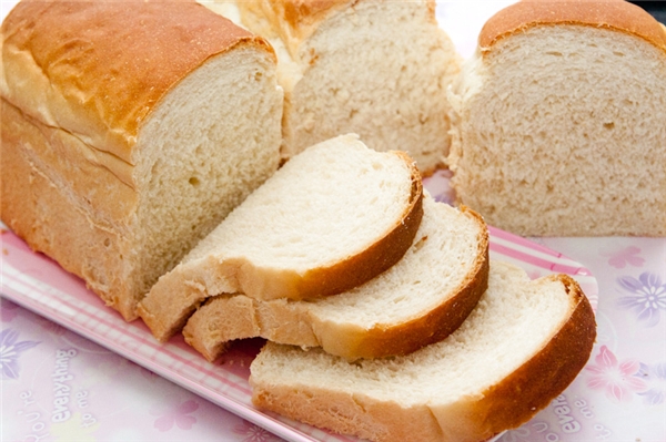 Dừng ngay việc ăn bánh mì trắng
